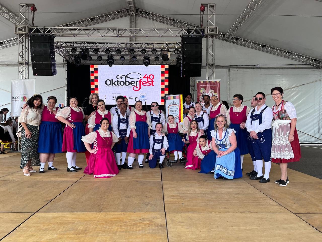 APAEFEST faz sucesso na 40ª Oktoberfest